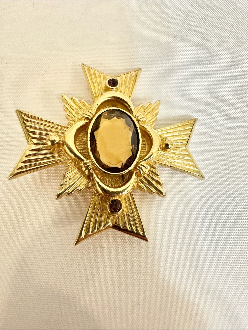 1983 Vintage Avon Allegro Maltese Cross Brooch/Pendant w/small Purple Accents